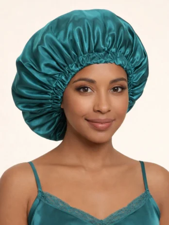 Bonnet en soie cheveux bouclés