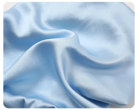 bonnet-en-satin-de-soie